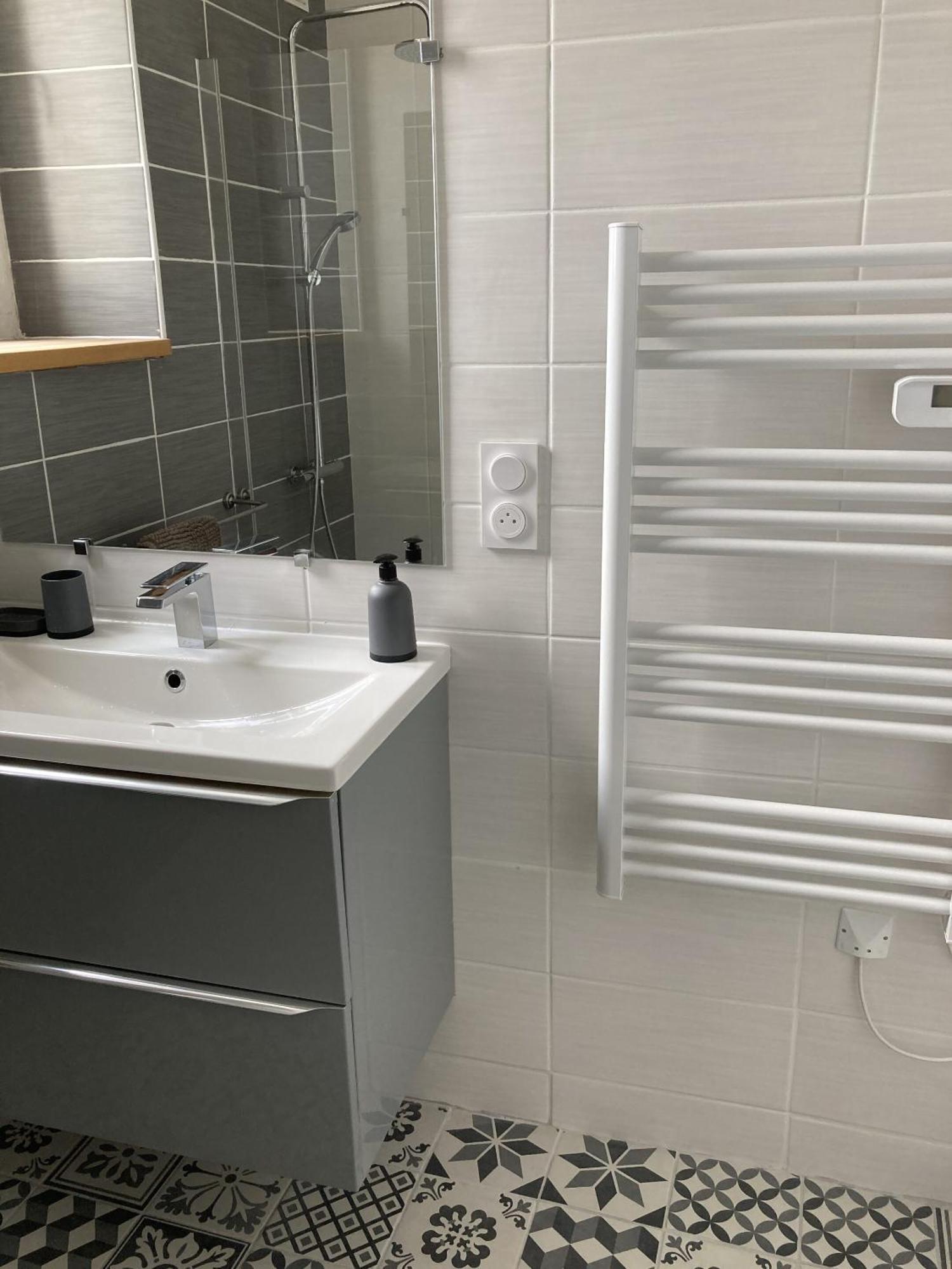 Location Appartement Des Pyrenees Borderes-sur-l'Echez 客房 照片